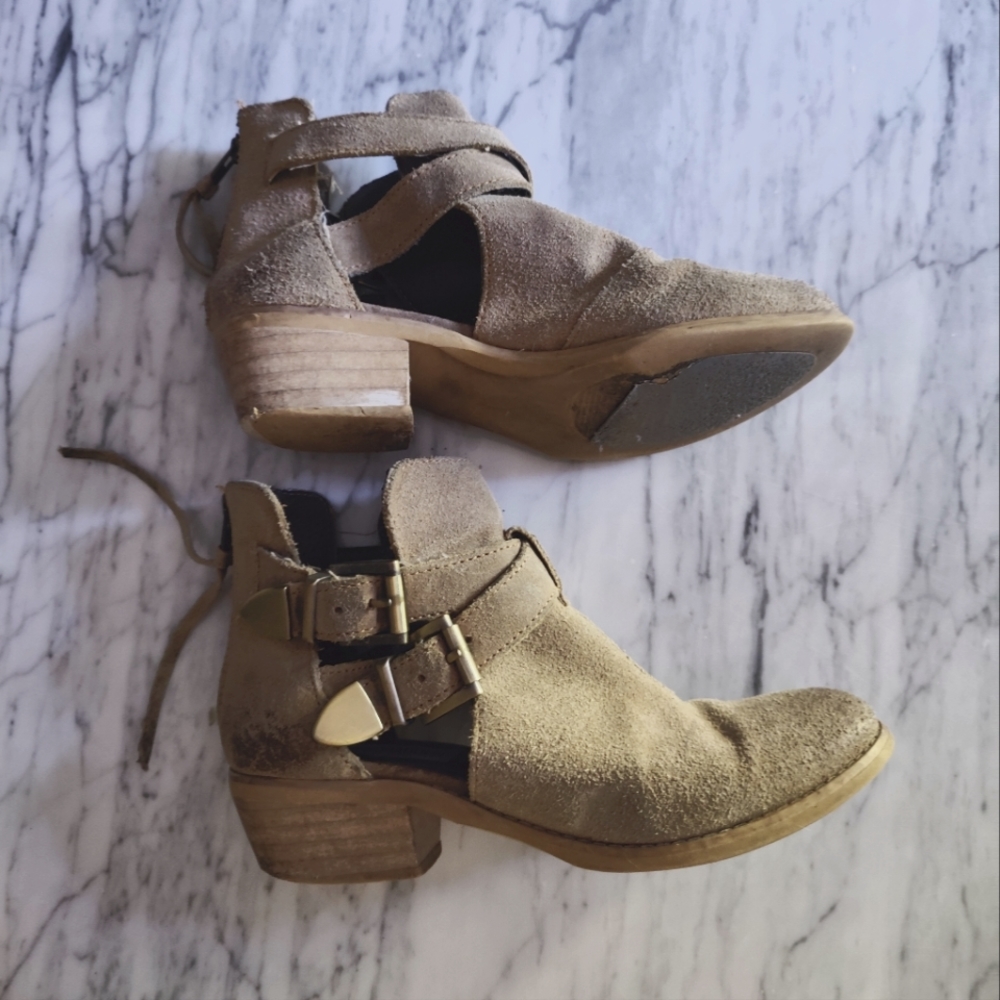 Steve MADDEN booties